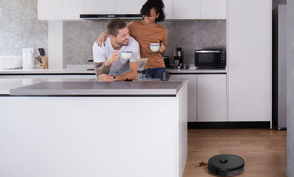 Roborock S5 Max puede subirse a la mayoría de las alfombras para ofrecer una limpieza profunda de hasta la última fibra Roborock S5 Max puede subirse a la mayoría de las alfombras para ofrecer una limpieza profunda de hasta la última fibra