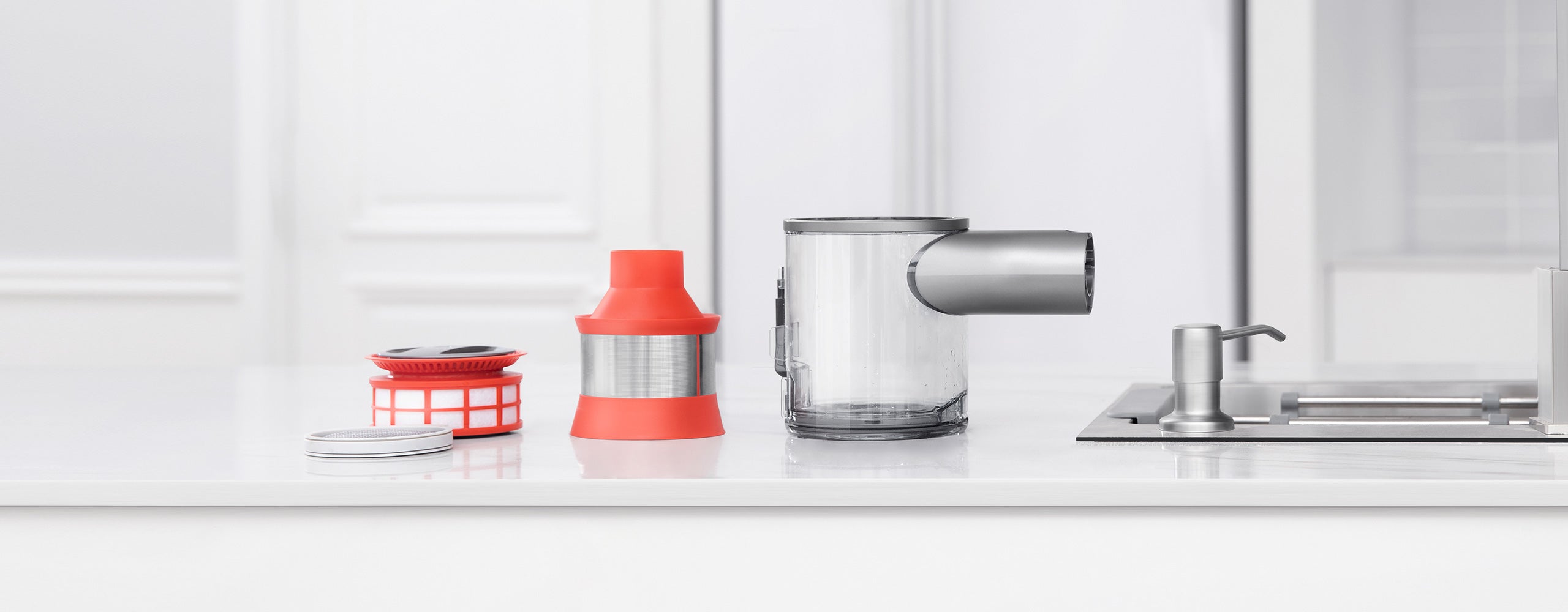 Los filtros delanteros y traseros de Roborock H6, así como el cubo de basura, son fácilmente lavables. Los filtros delanteros y traseros de Roborock H6, así como el cubo de basura, son fácilmente lavables.